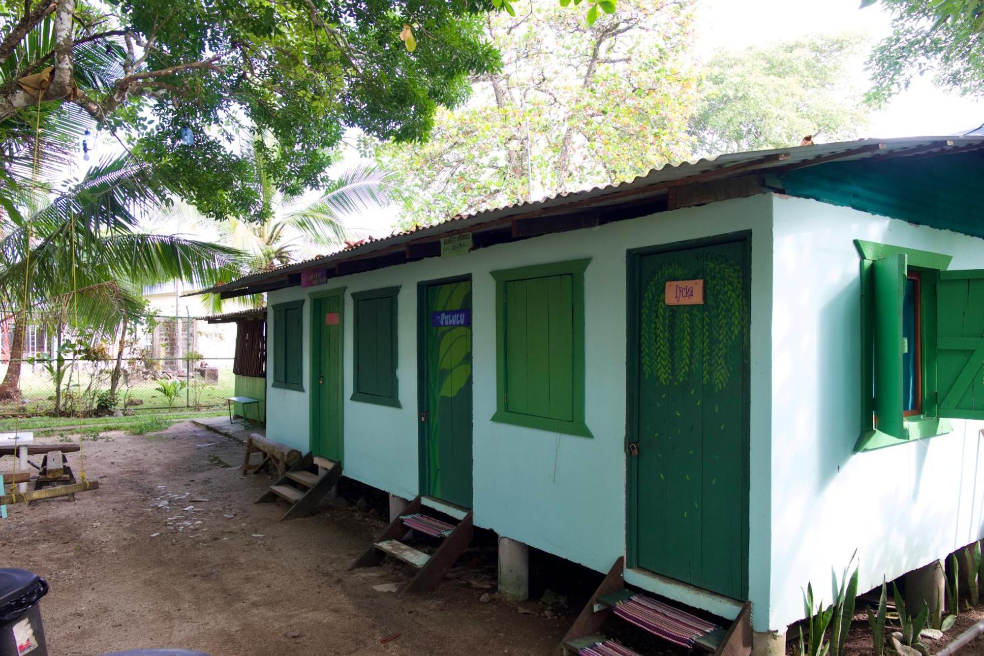 Albergue Casa Mamre Cahuita Exterior foto